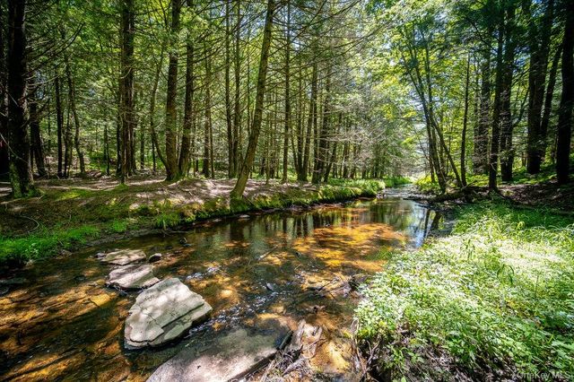 2082 Ulster Heights Road, Ellenville, NY 12788