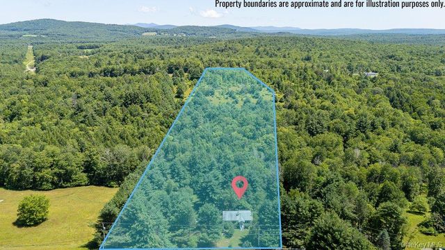 2082 Ulster Heights Road, Ellenville, NY 12788