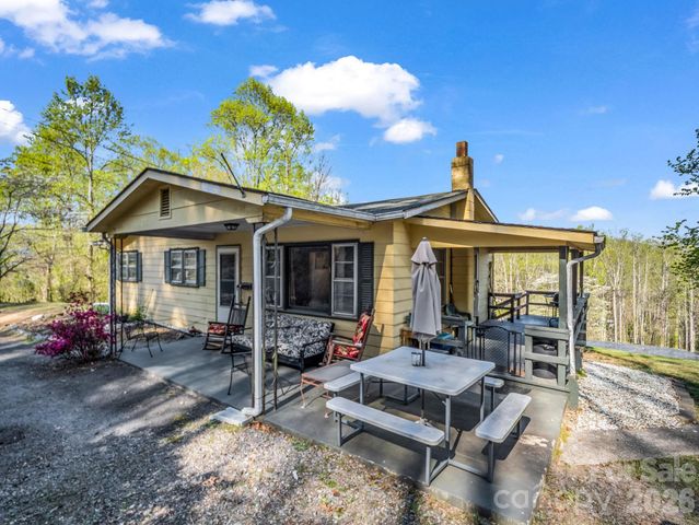 135 Jordan Road, Swannanoa, NC 28778