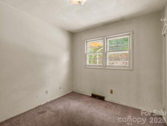 135 Jordan Road, Swannanoa, NC 28778