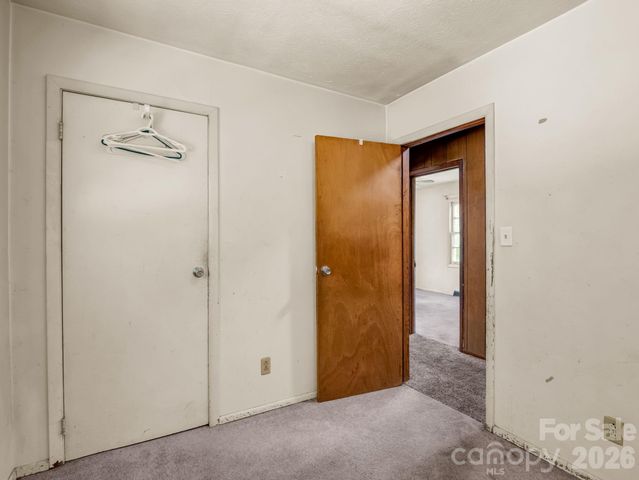135 Jordan Road, Swannanoa, NC 28778