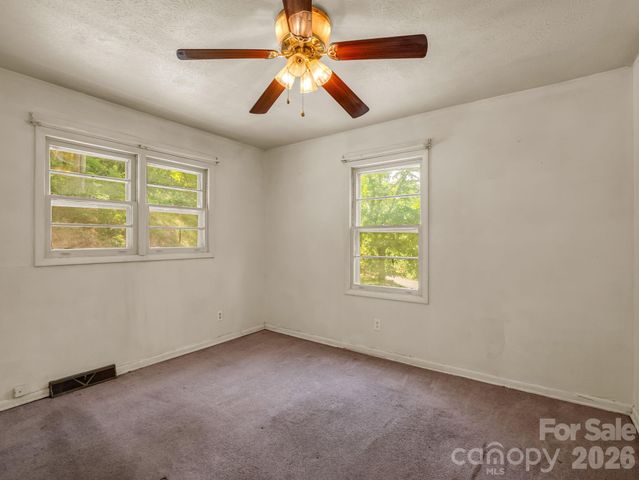 135 Jordan Road, Swannanoa, NC 28778