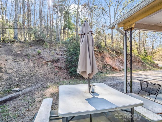 135 Jordan Road, Swannanoa, NC 28778