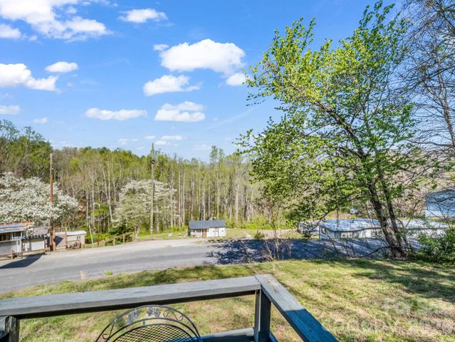 135 Jordan Road, Swannanoa, NC 28778