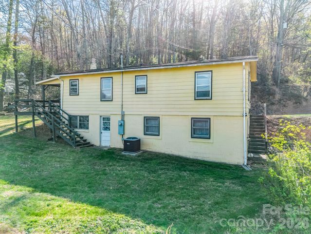 135 Jordan Road, Swannanoa, NC 28778