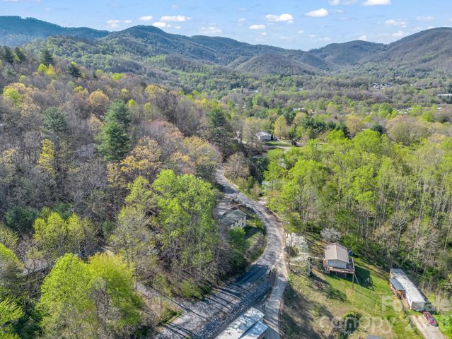 135 Jordan Road, Swannanoa, NC 28778