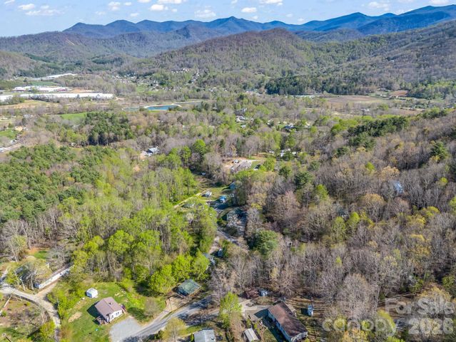 135 Jordan Road, Swannanoa, NC 28778