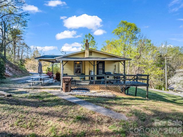 135 Jordan Road, Swannanoa, NC 28778