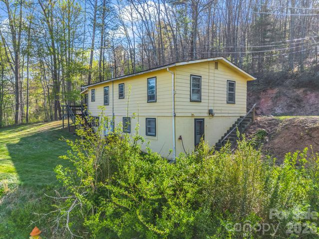 135 Jordan Road, Swannanoa, NC 28778