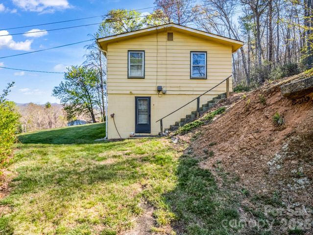 135 Jordan Road, Swannanoa, NC 28778