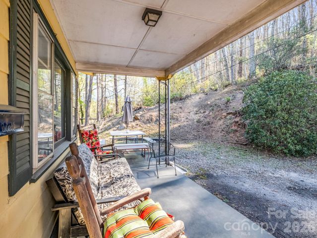 135 Jordan Road, Swannanoa, NC 28778