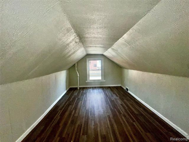 18900 Fairport Street, Detroit, MI 48205