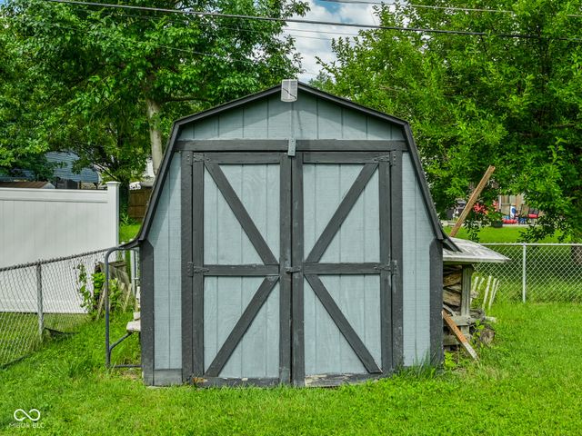 2724 Andy Drive, Indianapolis, IN 46229
