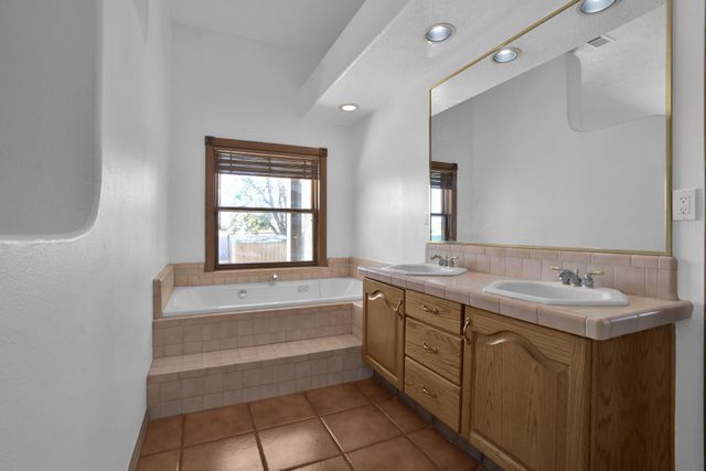 6116 AGATE Avenue NW, Albuquerque, NM 87120