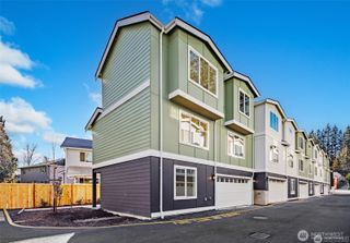 19505 Damson Road #B1, Lynnwood, WA 98036