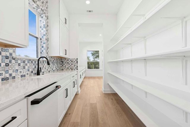 439 Vail River RD, Dripping Springs, TX 78620