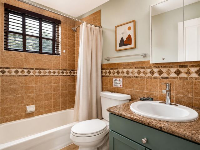 4460 NE 17th Terrace, Oakland Park, FL 33334