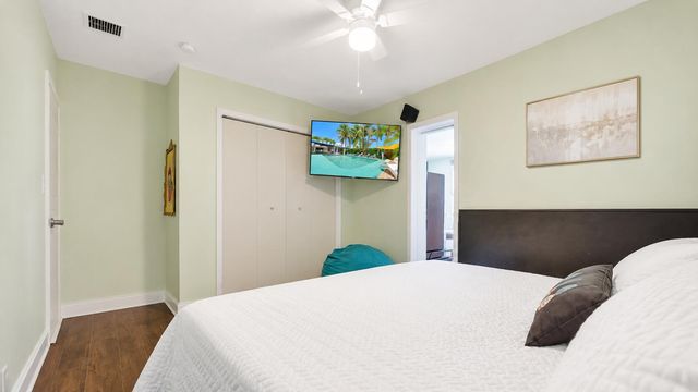 4460 NE 17th Terrace, Oakland Park, FL 33334