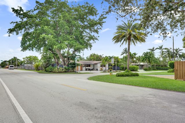4460 NE 17th Terrace, Oakland Park, FL 33334