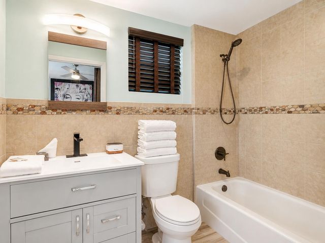 4460 NE 17th Terrace, Oakland Park, FL 33334