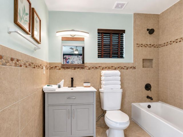 4460 NE 17th Terrace, Oakland Park, FL 33334