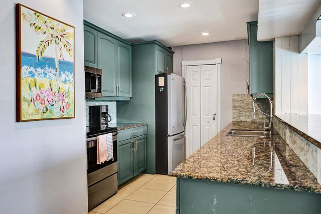 4460 NE 17th Terrace, Oakland Park, FL 33334