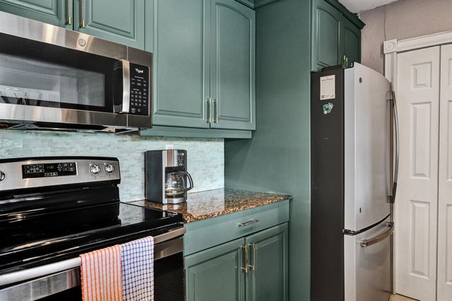 4460 NE 17th Terrace, Oakland Park, FL 33334
