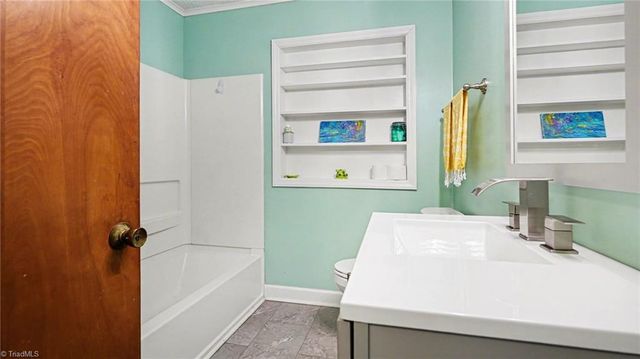 312 Pineywood Road, Thomasville, NC 27360