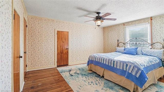 312 Pineywood Road, Thomasville, NC 27360