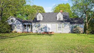 312 Pineywood Road, Thomasville, NC 27360