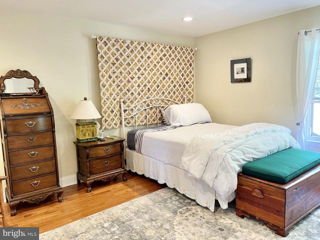 302 MARTEN RD, Princeton, NJ 08540
