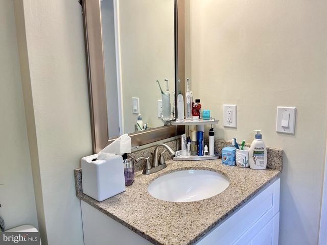 302 MARTEN RD, Princeton, NJ 08540