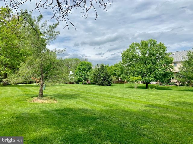 302 MARTEN RD, Princeton, NJ 08540