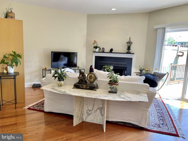 302 MARTEN RD, Princeton, NJ 08540