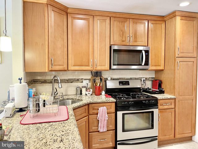302 MARTEN RD, Princeton, NJ 08540