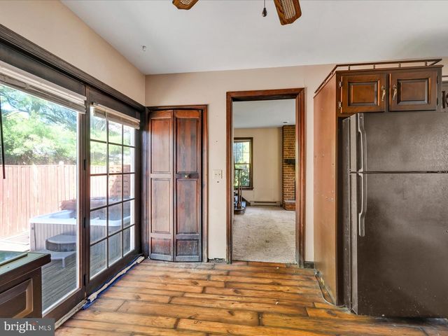 307 E MAIN ST, Lititz, PA 17543