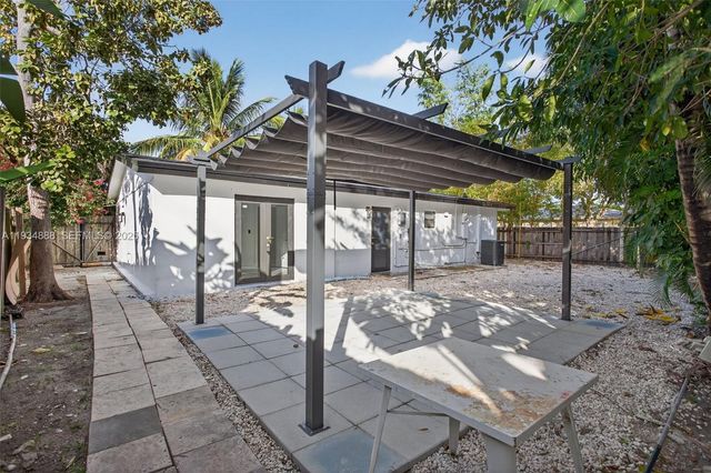 1488 NE 29th St, Pompano Beach, FL 33064