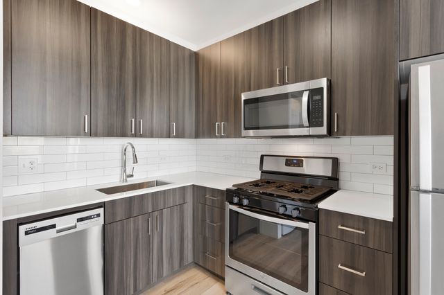 1531 W Howard Avenue 209, Chicago, IL 60626
