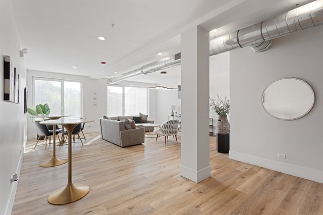 1531 W Howard Avenue 209, Chicago, IL 60626
