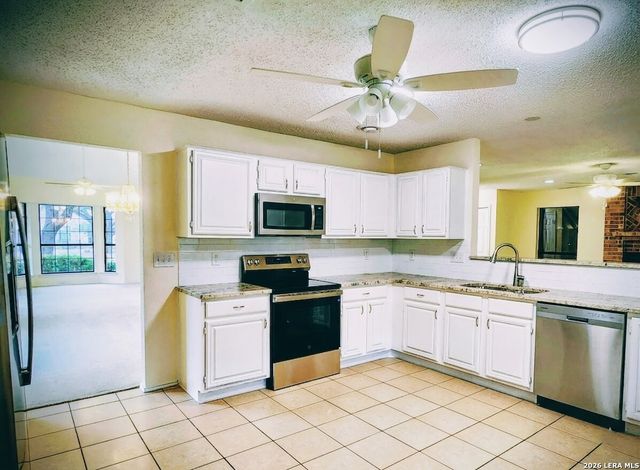 1019 Hedgestone, San Antonio, TX 78258