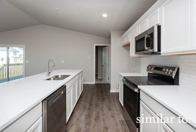 1112 Featherstone Avenue NE, Bondurant, IA 50035