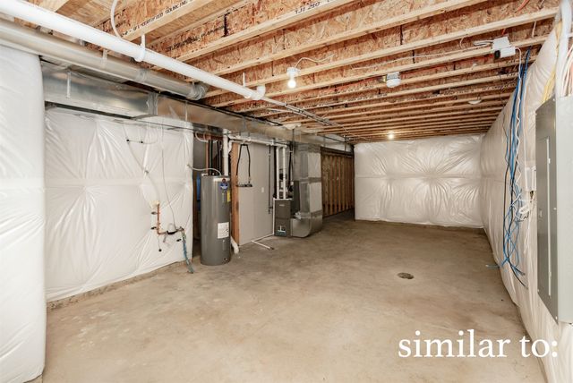 1112 Featherstone Avenue NE, Bondurant, IA 50035