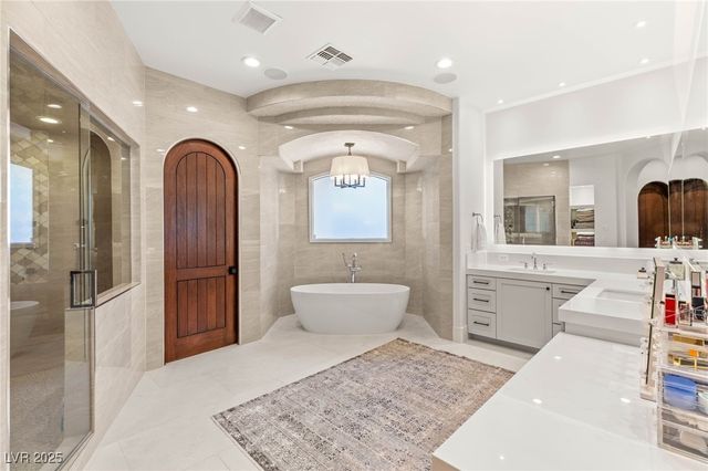 38 Pebble Dunes Court, Las Vegas, NV 89141