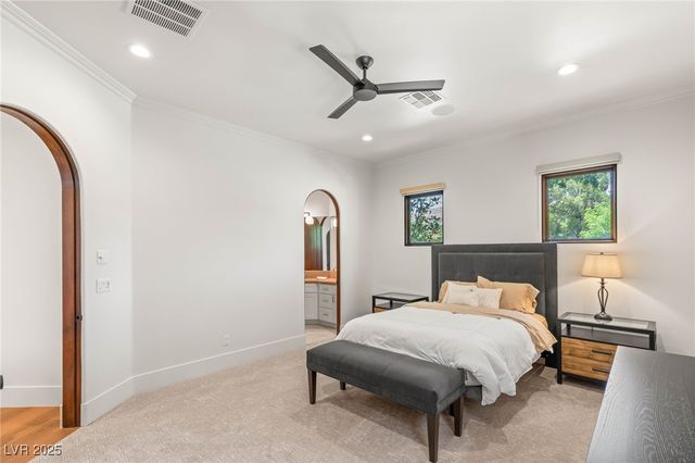 38 Pebble Dunes Court, Las Vegas, NV 89141