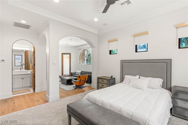 38 Pebble Dunes Court, Las Vegas, NV 89141