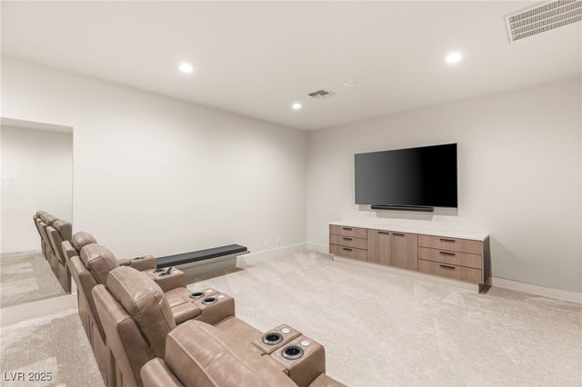 38 Pebble Dunes Court, Las Vegas, NV 89141