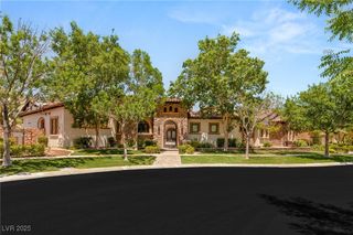38 Pebble Dunes Court, Las Vegas, NV 89141