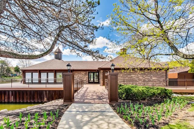 7 The Court Of Greenway, Northbrook, IL 60062