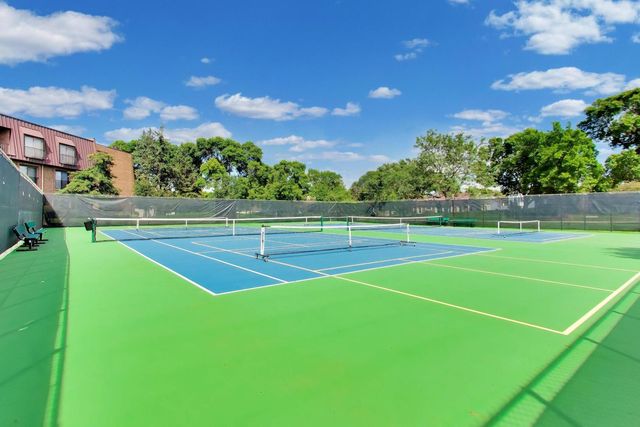 7 The Court Of Greenway, Northbrook, IL 60062