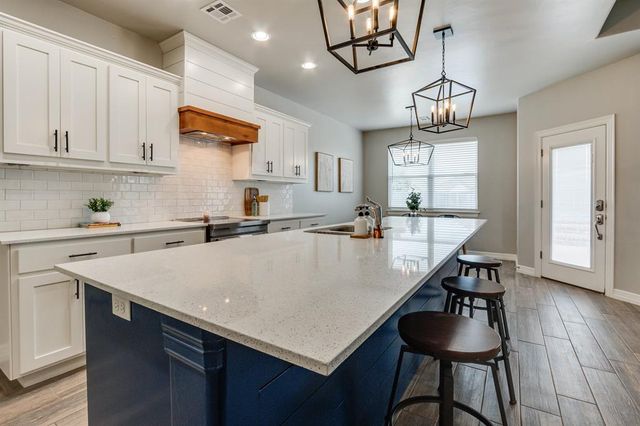 10720 Little Sallisaw Creek Drive, Yukon, OK 73099